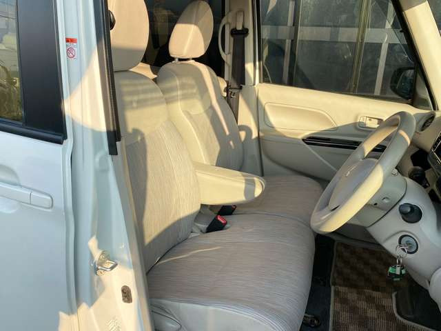 当店では軽自動車から普通車まで幅広くオールメーカーの車種・色・グレードを豊富に揃えております。