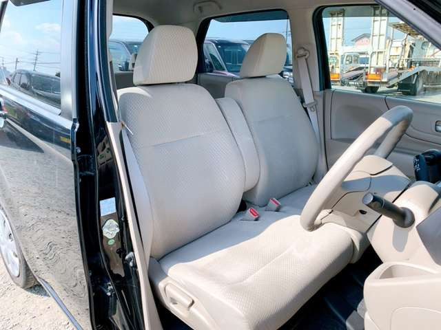 ���X�ł͌y�����Ԃ��畁�ʎԂ܂ŕ��L���I�[�����[�J�[�̎Ԏ�E�F�E�O���[�h��L�x�ɑ����Ă���܂��B