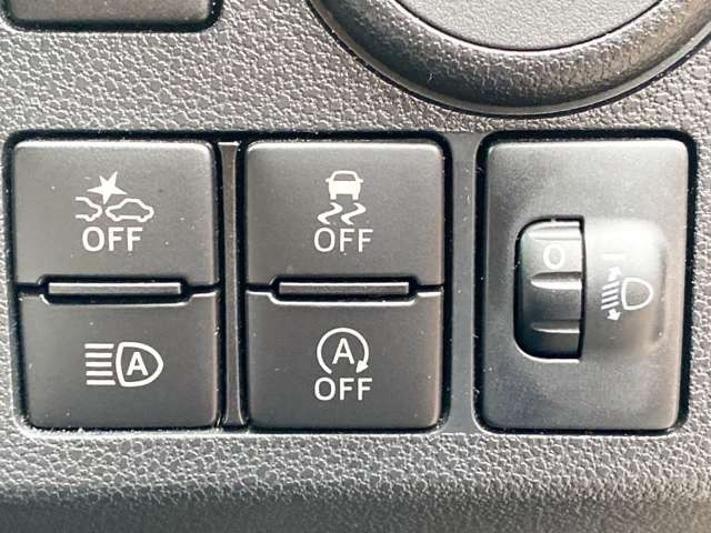 �y�Փˌy�����u�z���s���ɑO���̎ԗ�����F�����A�Փ˂������Ȏ��͌x��ƃu���[�L�ŏՓˉ���Ɣ�Q�y�����A�V�X�g�B�����S�Ƀh���C�u�����y���݂��������܂��B