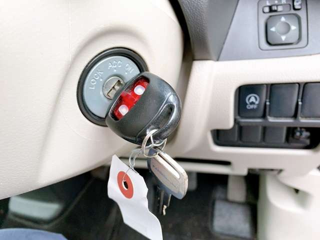 【キーレスエントリー】離れた場所からドアの開閉ができ、ワンタッチで楽々乗り込めます♪