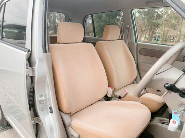 ���X�ł͌y�����Ԃ��畁�ʎԂ܂ŕ��L���I�[�����[�J�[�̎Ԏ�E�F�E�O���[�h��L�x�ɑ����Ă���܂��B