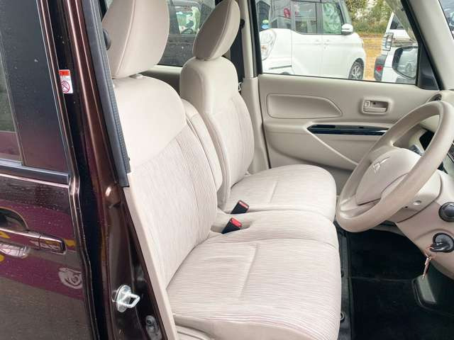 ���X�ł͌y�����Ԃ��畁�ʎԂ܂ŕ��L���I�[�����[�J�[�̎Ԏ�E�F�E�O���[�h��L�x�ɑ����Ă���܂��B