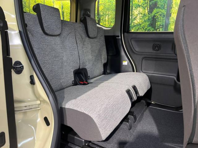 ���i���ȃI���W�i���t���A�}�b�g���I�v�V�����ɂĂ��p�ӂ��Ă���܂��B���D���ȃf�U�C����J���[�����Ԃɍ��킹�đI��ł����������Ƃ��ł��܂���