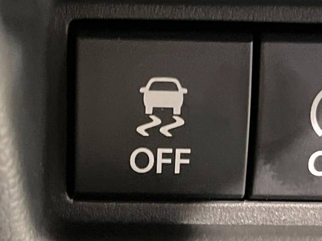 �y������h�~���u�z�ԗ��̉���������m����ƁA�����I�Ɏԗ��̐i�s������ۂ悤�Ɏԗ��𐧌䂵�܂��B�J�̓��ȂǊ���₷���H�ʏ󋵂ł����S�ȉ^�]���\�ł��B