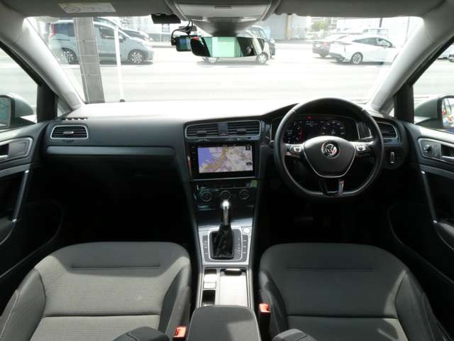 �i�����ꂽ�C���p�l����́A�X�^�C���b�V�������쐫�⎋�F���ɂ��D��A�O���̂��Ȃ��f�U�C���ɂȂ��Ă���܂�!