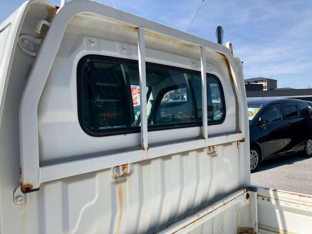 スリークロス滋賀店は総在庫200台以上展示!お客様のお気に入りの1台がきっと見つかります!軽自動車、普通車、キャンピングカーに福祉車両まで店頭に無い在庫もお探しできます♪お気軽にご来店ください!