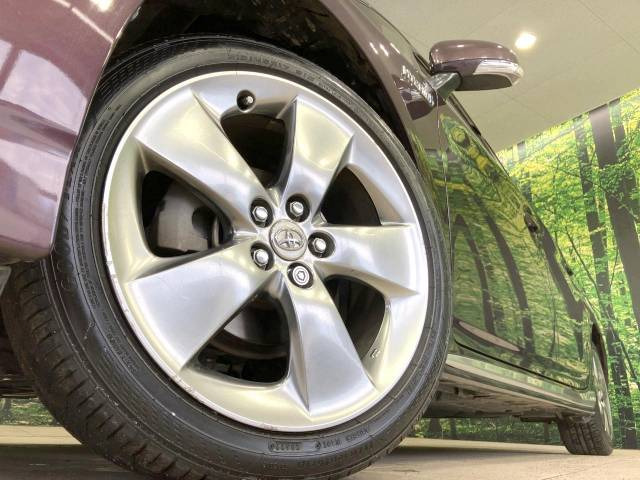 �y����17�C���`�A���~�z�C�[���z�O�ςɃ}�b�`���������A���~�z�C�[���𑕒����Ă���܂��B�e��ЊO�A���~�z�C�[����A�X�^�b�h���X�^�C�����戵�����Ă���܂��B���񂲑��k����������