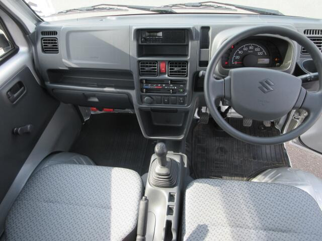 内外装の清掃・ボディコーティングをCARクリーニング専門業者が施工いたしますので大変清潔。オリックス自動車ではみなさまに快適なドライブをお約束。