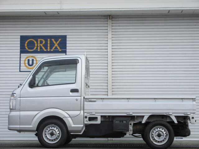 日差し除けのバイザー付きで便利ですね☆