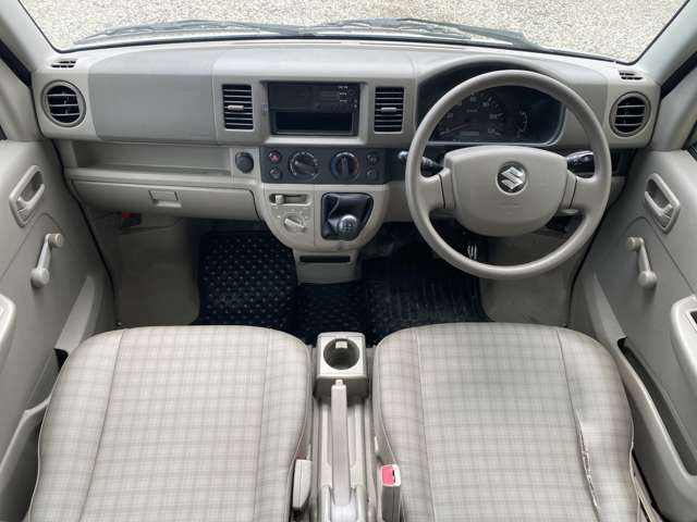 �^�]�ȃV�[�g�ɐ؂ꂪ����܂����A���\�����ɂČ����\�ȕ��i�ł��̂ŁA�[�ԑO�Ɍ�������]�����ꍇ�͂��\�����������܂��B