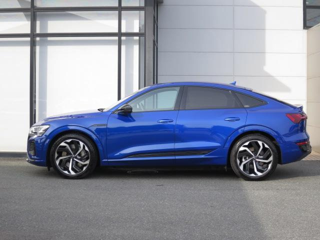 Q8スポーツバック e-tron55 クワトロ Sライン 4WD