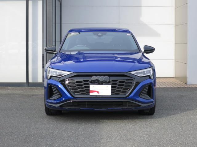 Q8スポーツバック e-tron55 クワトロ Sライン 4WD