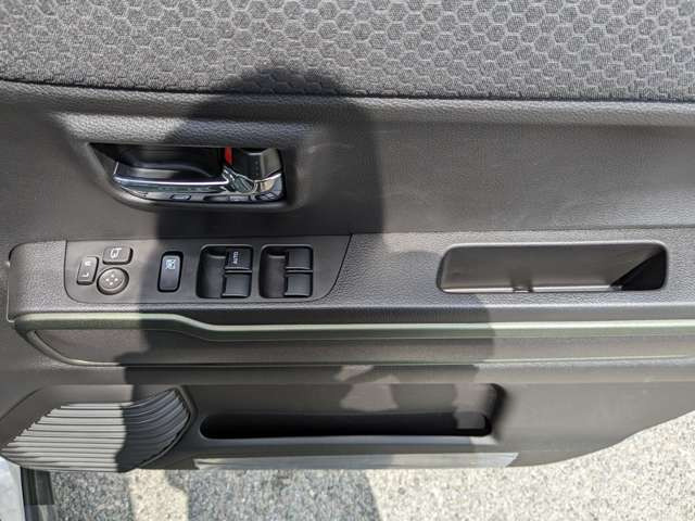 ���W����ɂ͍��i���̒��ÎԂ�V�Ԃ��������ł����W���䐔100��̑�^�W����֐��񂲗��X����������