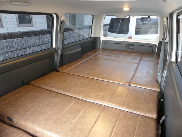 ハイエースバン