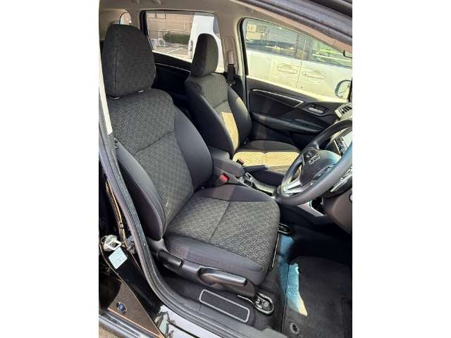 フィット1.3 13G Sパッケージ 4WD