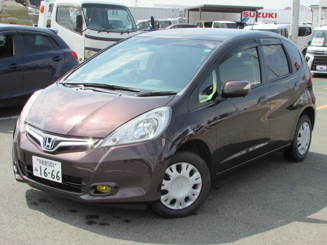 フィット1.3 シーズ ファインスタイル