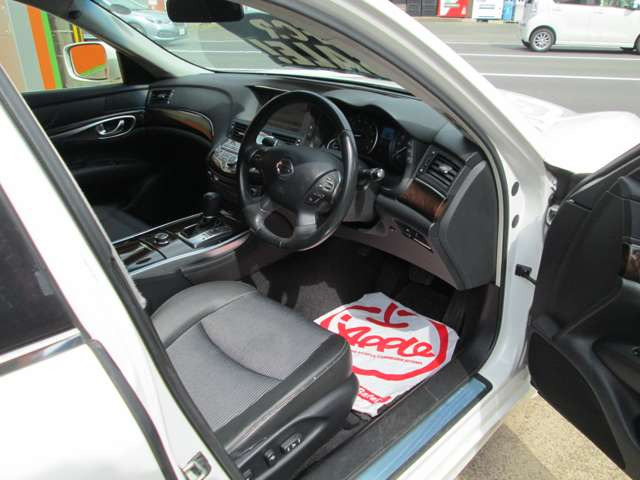 フーガハイブリッド