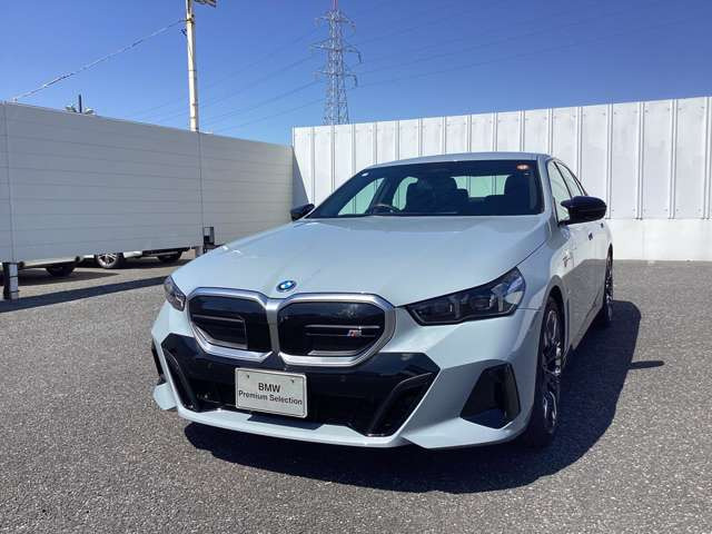 i5M60 xドライブ 4WD