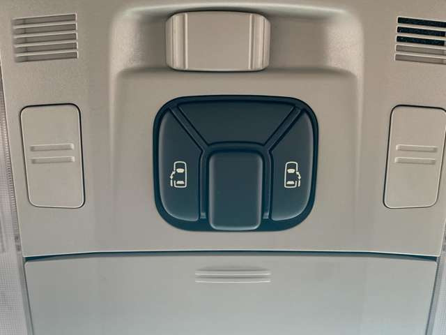 �l�C�̗����d���X���C�h�h�A�t��!�����̕���ו��Ŏ肪�ǂ����Ă����Ԃł������X���C�h�h�A�������J�Ń��N�`���ł�!!