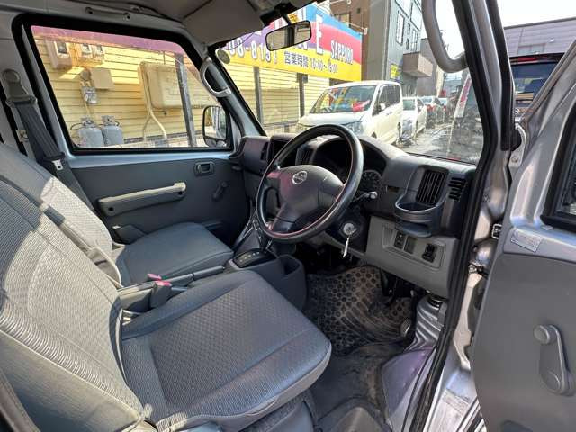 ���̋Ǝ҂ɂ������ې􂢁A�V�[�g�̃^�o�R�Ȃǂɂ��R�Q���̃��y�A��(�L��)�������Ă���܂��B