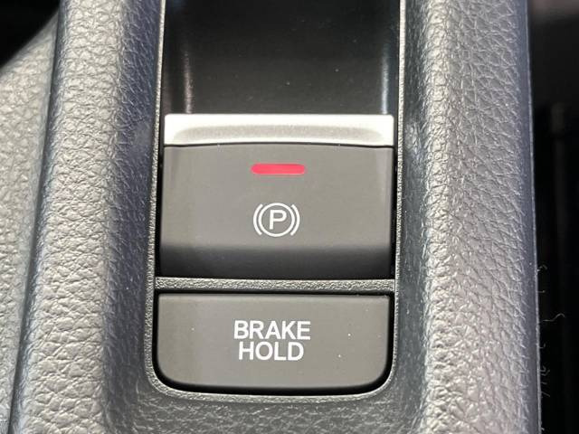 �y�d���p�[�L���O�u���[�L�E�I�[�g�u���[�L�z�[���h�z�茳�̃X�C�b�`�Ńp�[�L���O�u���[�L���쓮�E�����B����ɏa�؂�M���҂��Œ�~�������Ƀu���[�L��ێ��B�A�N�Z���𓥂ނƉ�������܂��B