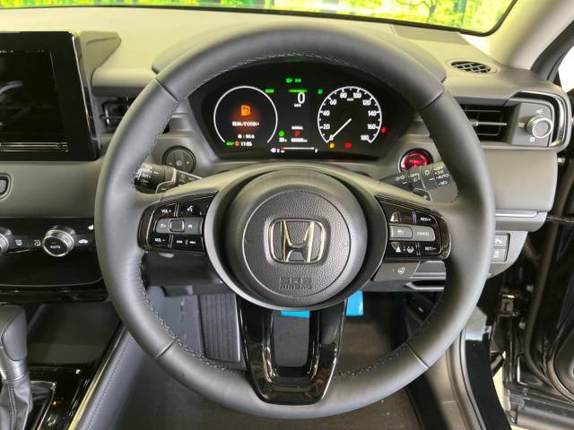 �y�z���_�Z���V���O�z�Փˌy���u���[�L�A�Ԑ���E�}���A�딭�i�}���@�\�Ȃǂ̗\�h���S�@�\���Z�b�g�ő����B����ɃA�_�v�e�B�u�N���[�Y�R���g���[���A�I�[�g�n�C�r�[���@�\�����K�ȃh���C�u���A�V�X�g���܂��B