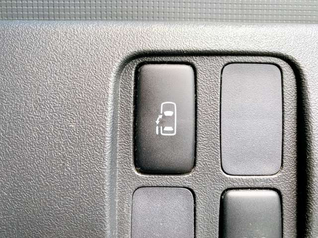 【電動スライドドア】ドアの開閉をワンタッチで行うことができます♪便利な機能の一つですね♪