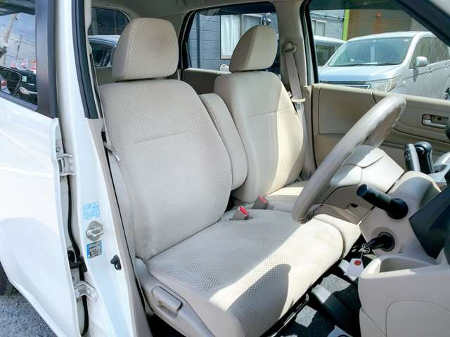 当店では軽自動車から普通車まで幅広くオールメーカーの車種・色・グレードを豊富に揃えております。