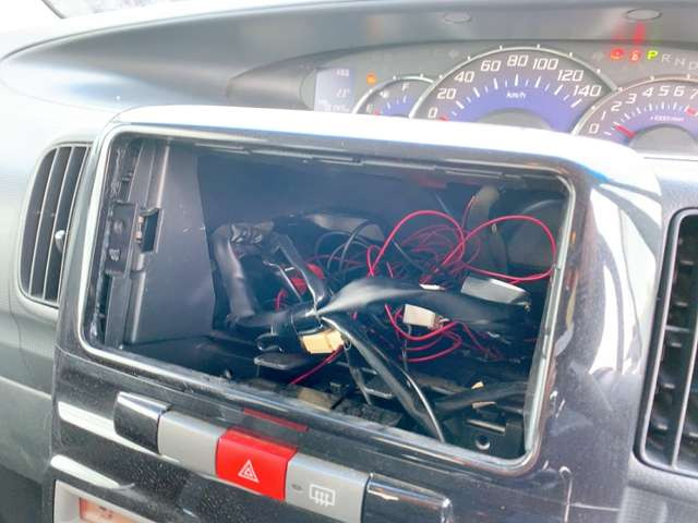 お好みのカーナビへのカスタムもお答えいたします!ご希望の際には当店スタッフまでお気軽にご相談下さい♪