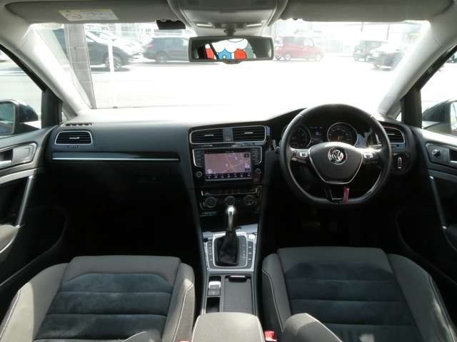 �i�����ꂽ�C���p�l����́A�X�^�C���b�V�������쐫�⎋�F���ɂ��D��A�O���̂��Ȃ��f�U�C���ɂȂ��Ă���܂�!