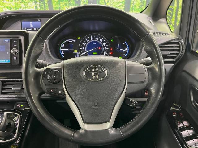 �y�����v�����X�e�A�����O�z�㎿�Ȋv���g�p���邱�ƂŁA��ɂ����������݂ƂĂ��^�]���₷���n���h���ł���