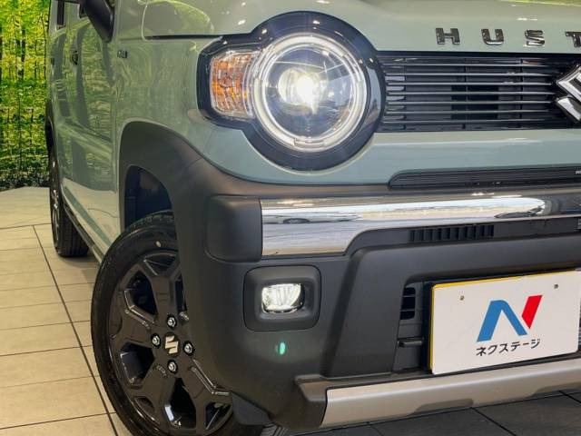 【LEDヘッドライト】悪天候や夜間走行時も良好な視界を確保し安心して運転できる高輝度LEDヘッドライトを装備!点灯速度が早く、消費電力も抑えられています。