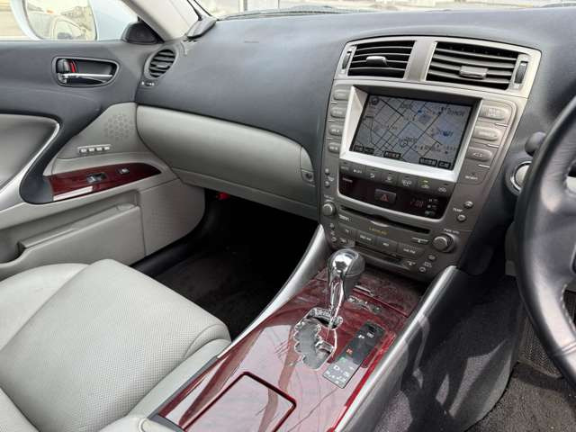 IS250 バージョンL 4WD