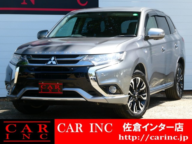 アウトランダーPHEV(三菱) 2.0 G プレミアムパッケージ 4WD　禁煙車 茶レザー サンルーフ Bカメラ 中古車画像