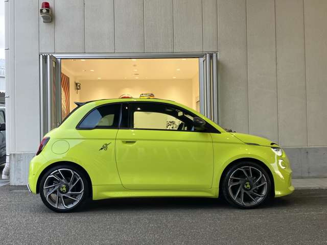 アバルト500eカブリオレツーリズモ