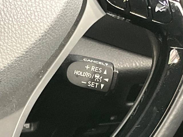 【レーダークルーズコントロール】高速道路での長距離走行が楽に!!自動で速度を保つクルーズコントロールが、衝突軽減システムと連携し、前方の車両を感知して車間を保つように速度調節してくれます!!