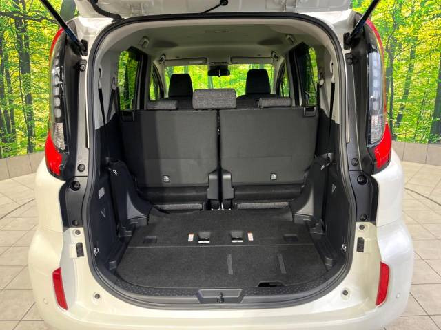 ���i�̂���������ʋ΁A���}���ɏ\���ȉ׎��X�y�[�X���m�ۂ��Ă���܂��B�Z�J���h�V�[�g��|���ƁA�傫�ȉו��̐ύڂ��\�ł���