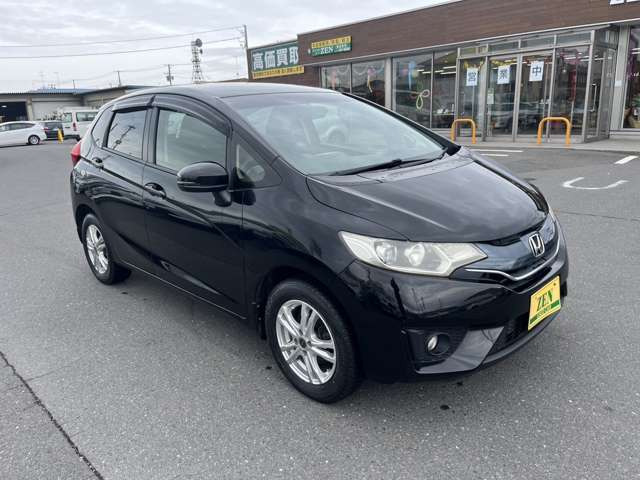 フィット1.3 13G Fパッケージ 4WD