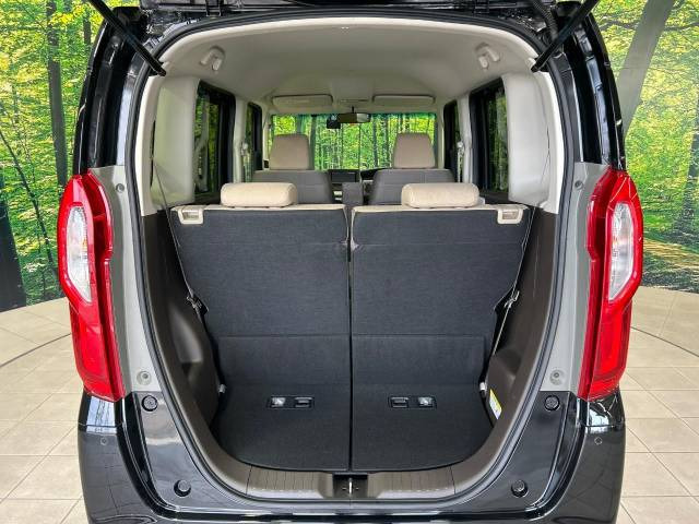 ���i�̂���������ʋ΁A���}���ɏ\���ȉ׎��X�y�[�X���m�ۂ��Ă���܂��B�Z�J���h�V�[�g��|���ƁA�傫�ȉו��̐ύڂ��\�ł���