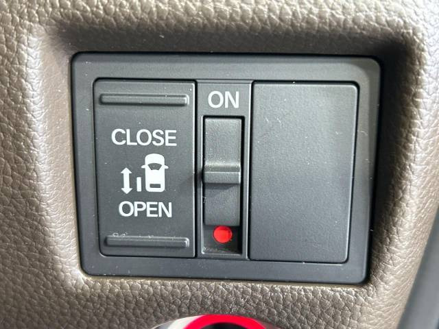 �y�p���[�X���C�h�h�A�z�X�}�[�g�L�[��^�]�Ȃ̃X�C�b�`�ŃX���C�h�h�A�̊J���\���d��������͂����ăh�A���J����K�v�������A���������q�l�ł��A�d���ו��������Ă��鎞�����N�ɊJ���߂ł��܂���