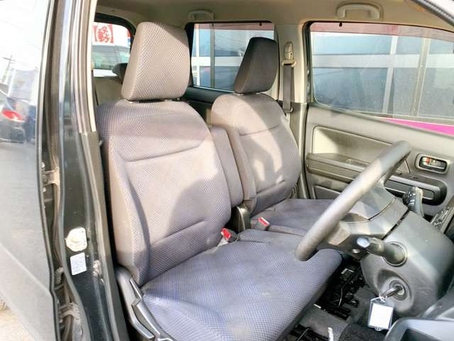 ���X�ł͌y�����Ԃ��畁�ʎԂ܂ŕ��L���I�[�����[�J�[�̎Ԏ�E�F�E�O���[�h��L�x�ɑ����Ă���܂��B