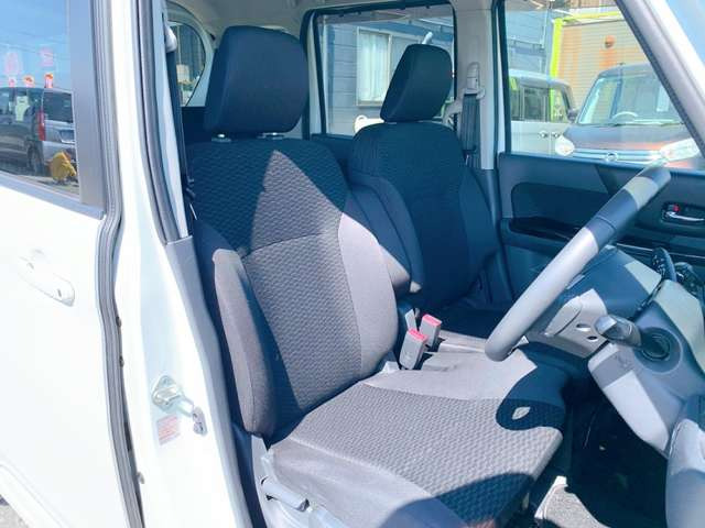 ���X�ł͌y�����Ԃ��畁�ʎԂ܂ŕ��L���I�[�����[�J�[�̎Ԏ�E�F�E�O���[�h��L�x�ɑ����Ă���܂��B