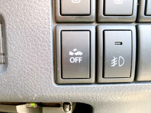 �y�Փˌy�����u�z���s���ɑO���̎ԗ�����F�����A�Փ˂������Ȏ��͌x��ƃu���[�L�ŏՓˉ���Ɣ�Q�y�����A�V�X�g�B�����S�Ƀh���C�u�����y���݂��������܂��B