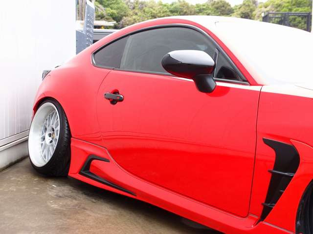 ���z�p�[�c�𑽐����������J�X�^��GR86�̓���!TRD�t���G�A���𑕒���GRAES�ԍ����AWORK VS18AW�A�����I�t�}�t���[�Ȃǂ̍��z�p�[�c�ɉ����A�g���^9�C���`SD�n�f�W�i�r�ȂǏ[�������̈��