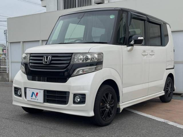 大好評のボディコーティング「弾スプラッシュコート」もご納車までに施工可能。通常のガラスコートと異なる、耐久年数6年の無機質ガラスコーティングが、ボディをキレイな状態に保ってくれます。