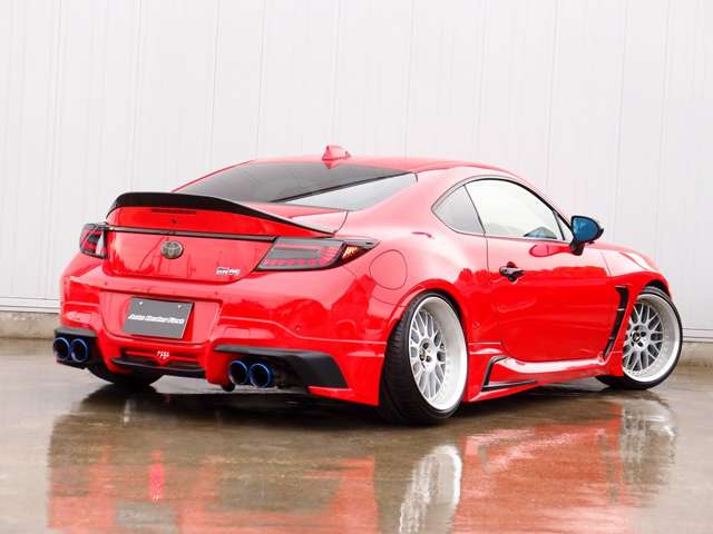 ���z�p�[�c�𑽐����������J�X�^��GR86�̓���!TRD�t���G�A���𑕒���GRAES�ԍ����AWORK VS18AW�A�����I�t�}�t���[�Ȃǂ̍��z�p�[�c�ɉ����A�g���^9�C���`SD�n�f�W�i�r�ȂǏ[�������̈��