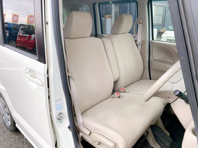 ���X�ł͌y�����Ԃ��畁�ʎԂ܂ŕ��L���I�[�����[�J�[�̎Ԏ�E�F�E�O���[�h��L�x�ɑ����Ă���܂��B