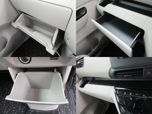 車検証入れ等書類一式を収納できるグローブボックスです。その他収納スペースも嬉しいですね。