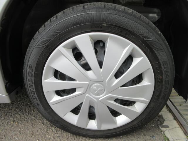 右前タイヤです。