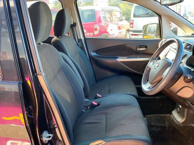 ���X�ł͌y�����Ԃ��畁�ʎԂ܂ŕ��L���I�[�����[�J�[�̎Ԏ�E�F�E�O���[�h��L�x�ɑ����Ă���܂��B